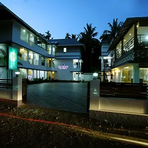 Hotel Clirind Athirappilly